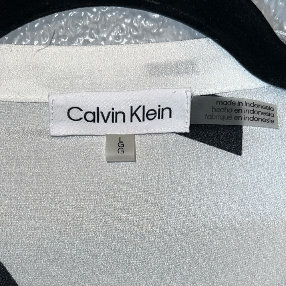 Calvin Klein White Button-Down Shirt with Black Graphic Print - Picture 3 of 7